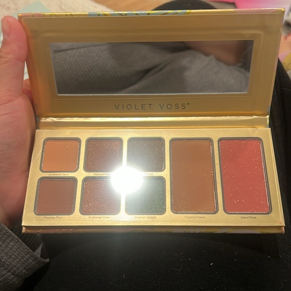 Violet Voss Pretty in Paradise - Picture 3 of 11